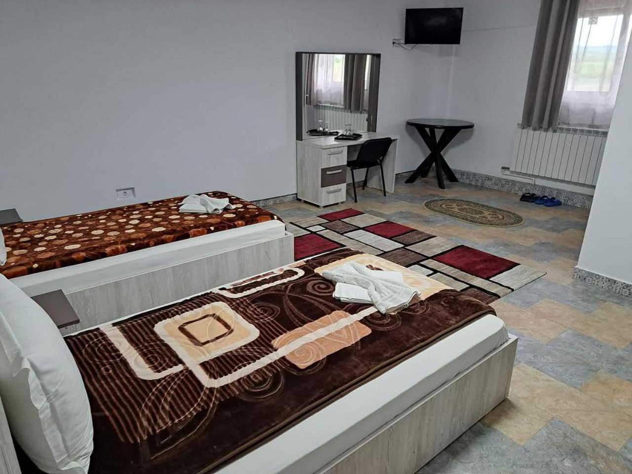 Отель Royal Castle Pascani Экстерьер фото